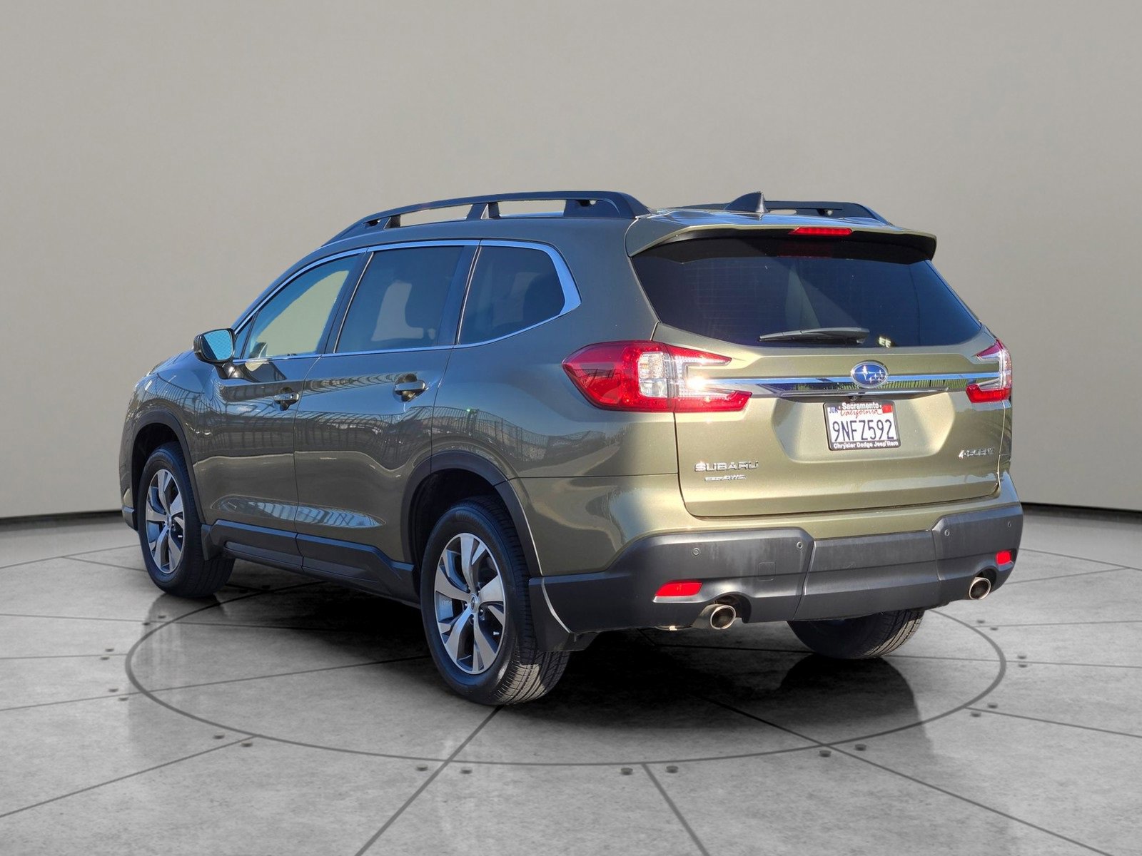 Used 2024 Subaru Ascent Premium w/ Convenience Package image 8