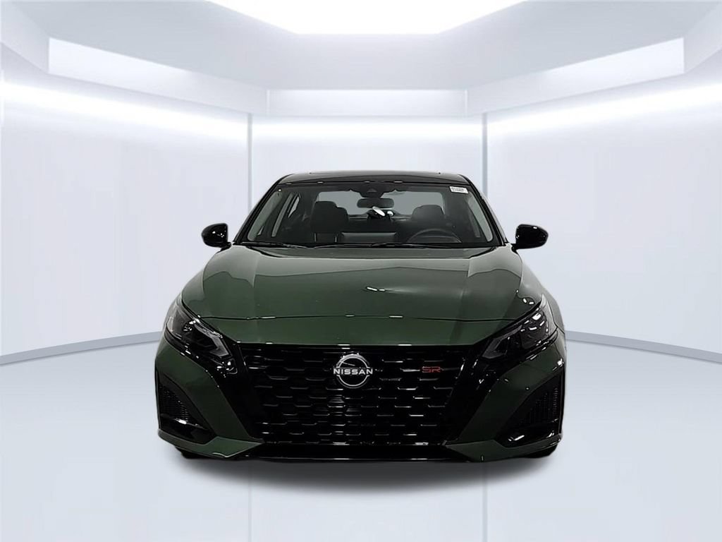 New 2026 Nissan Altima 2.5 SR w/ SR Midnight Edition Package AWD/4WD image 9