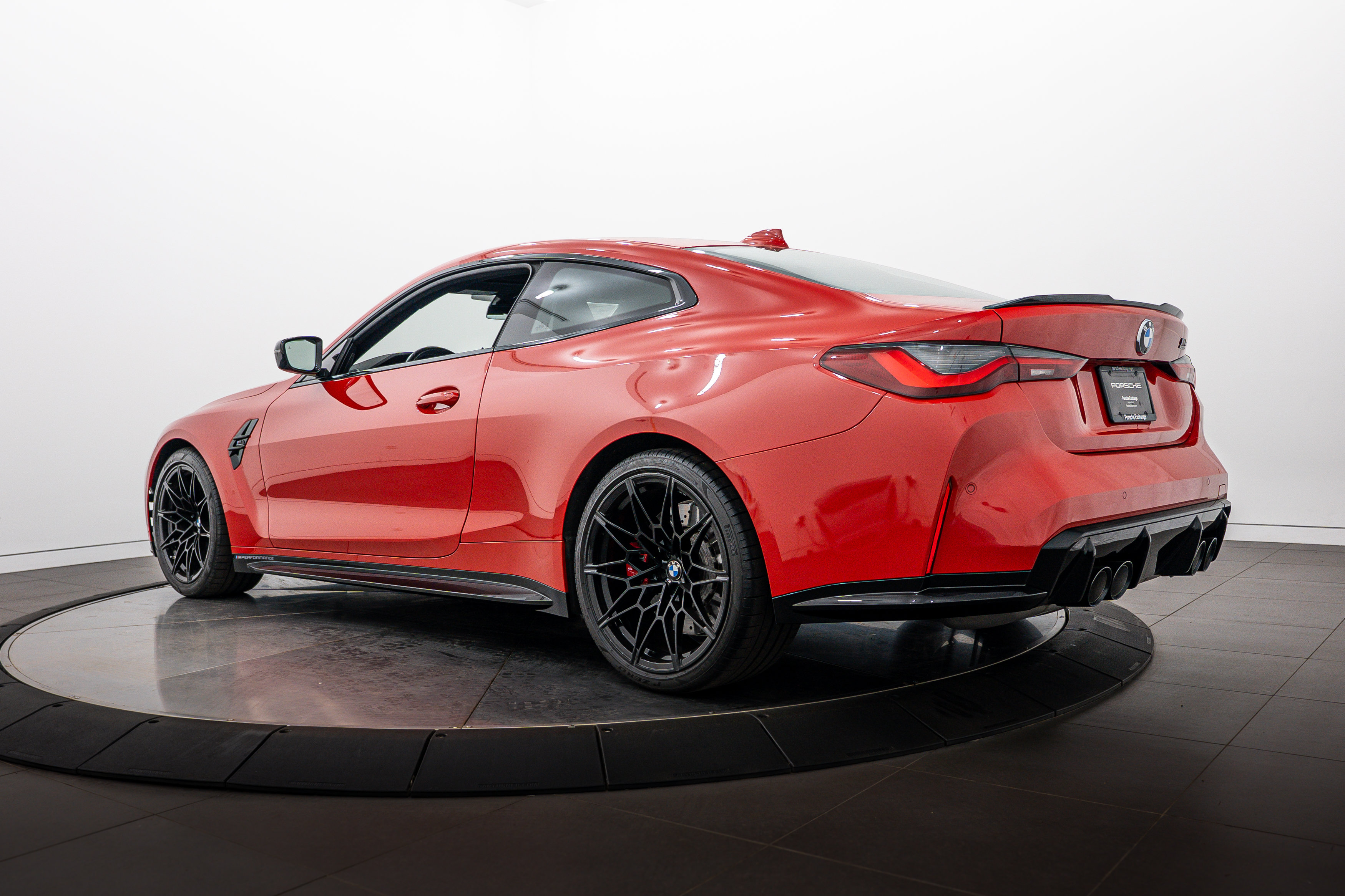 Used 2021 BMW M4 Competition w/ Executive Package RWD image 3