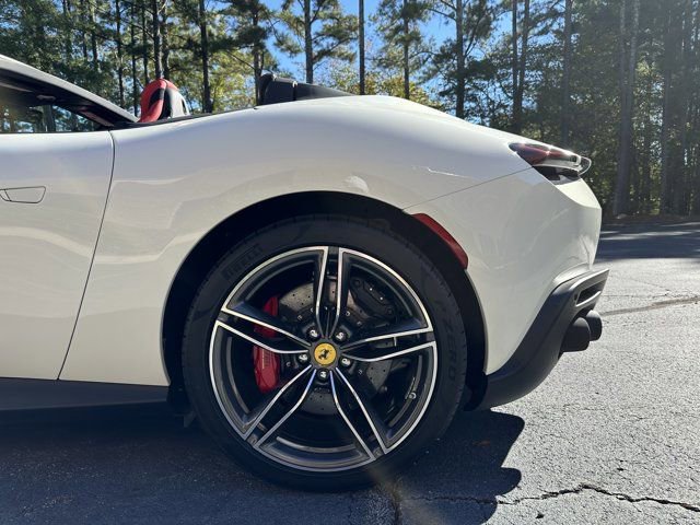 Used 2024 Ferrari Roma Spider image 9