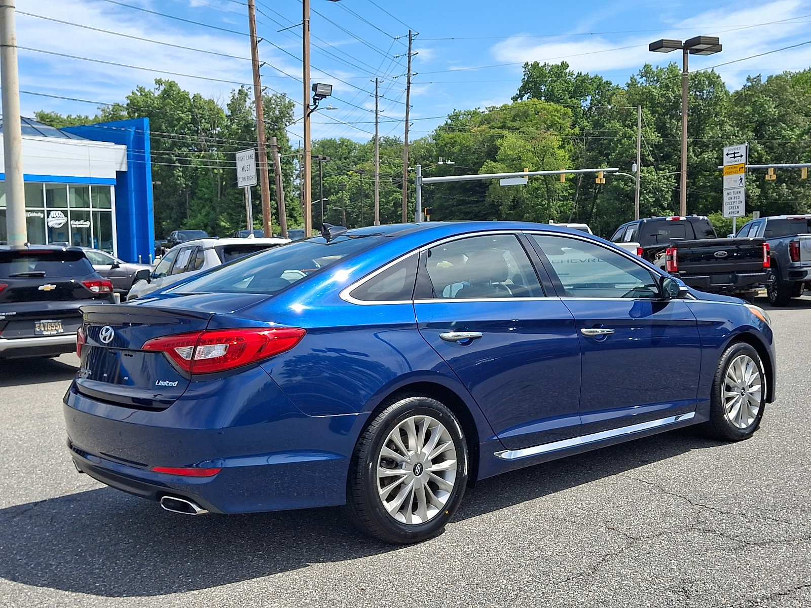 Used 2015 Hyundai Sonata Limited w/ Option Group 06 FWD image 6