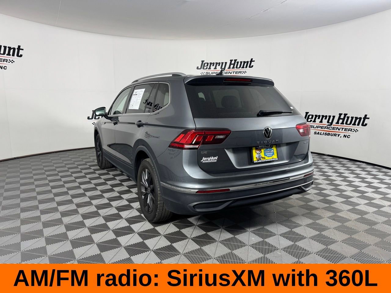 Used 2024 Volkswagen Tiguan SE image 9