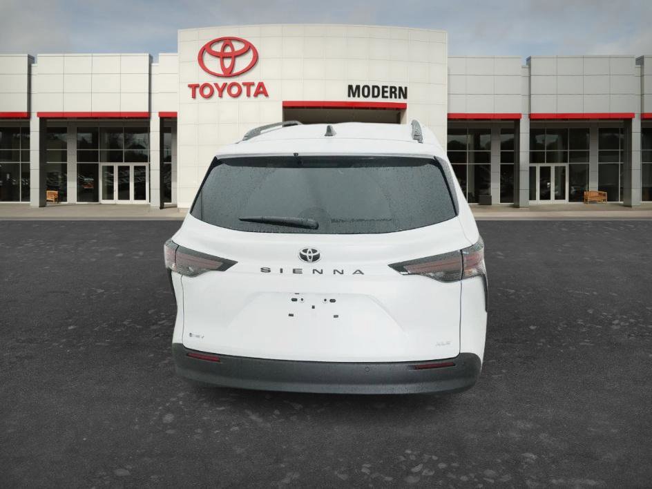 New 2026 Toyota Sienna XLE FWD image 4