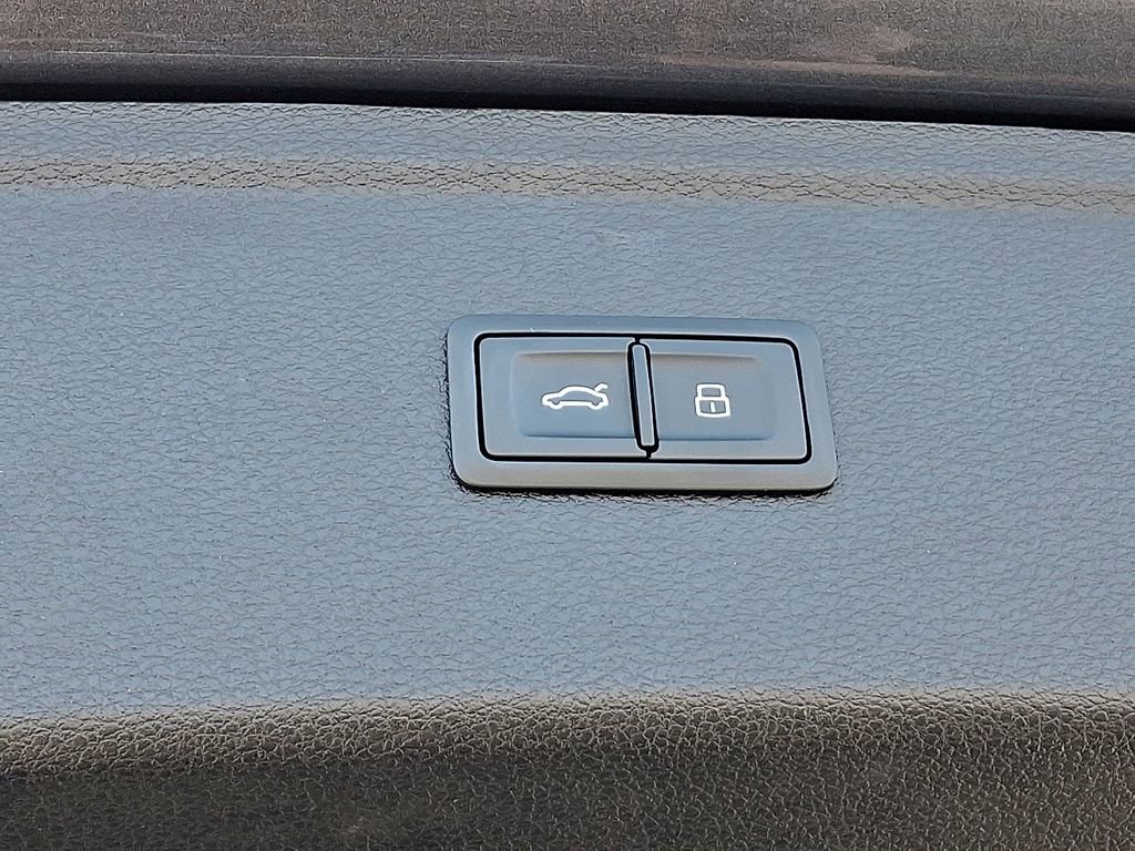 Used 2022 Audi Q5 2.0T Premium Plus w/ Premium Plus Package image 32