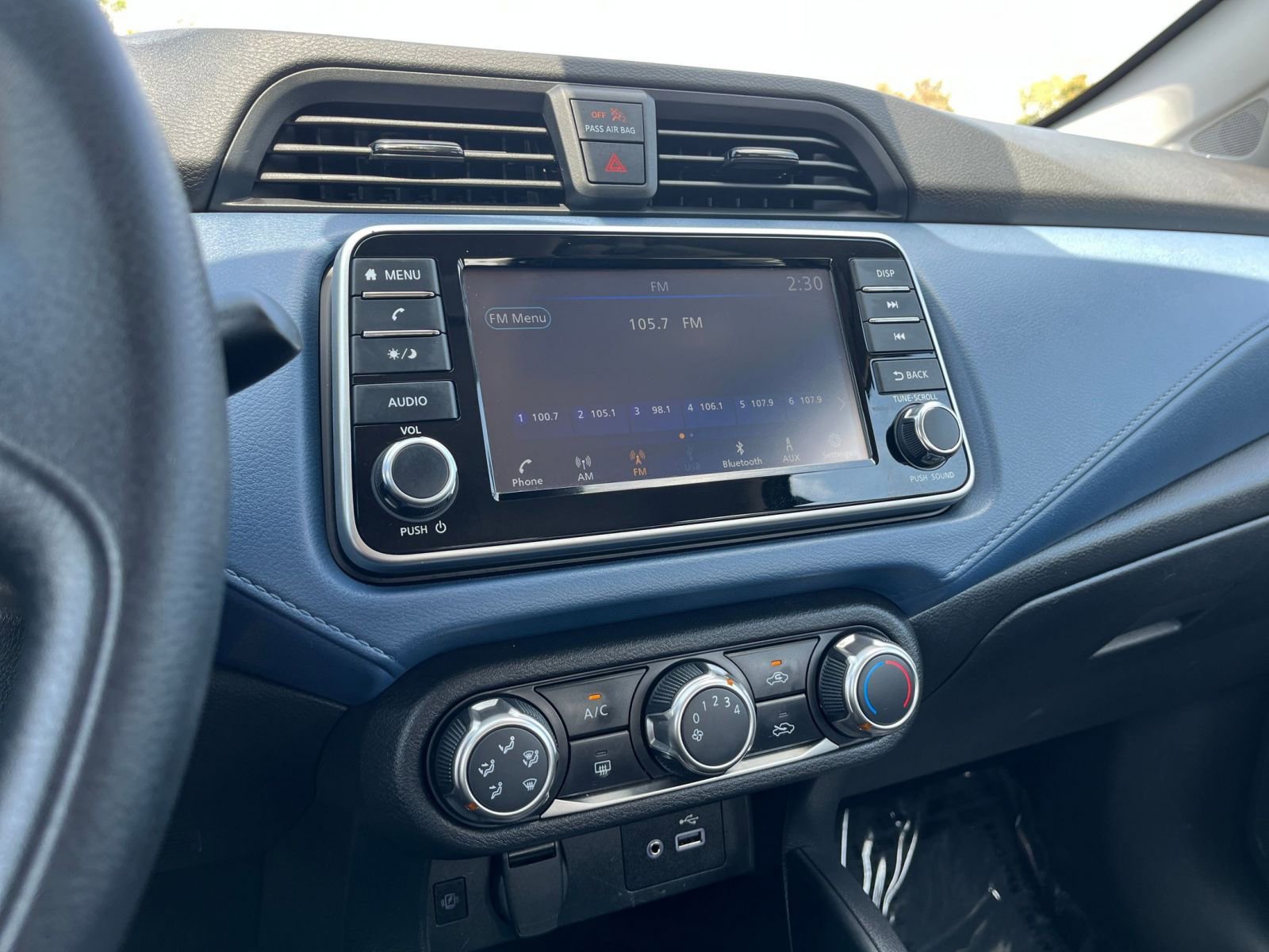 Used 2025 Nissan Versa SV FWD image 20