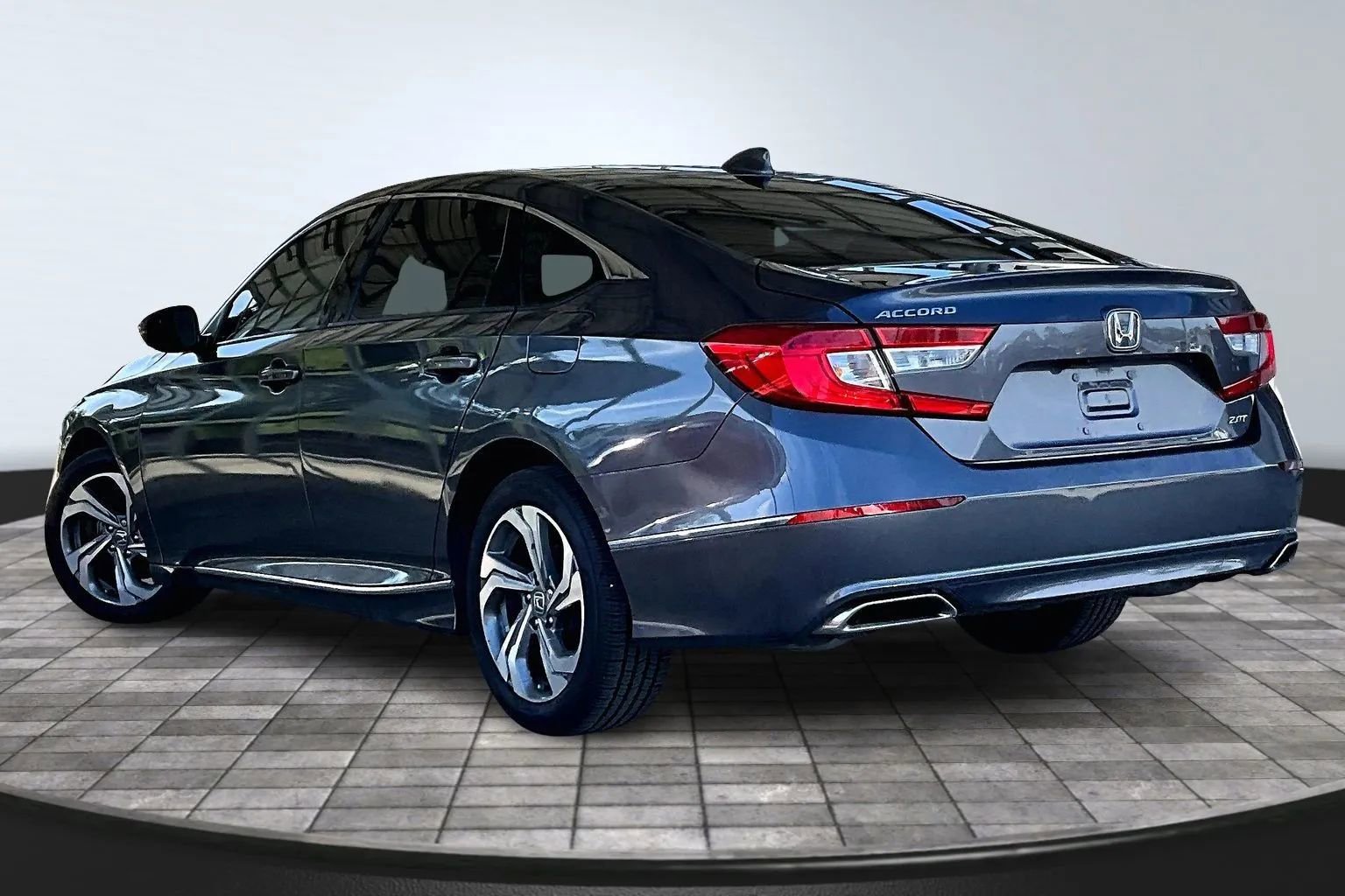 Used 2020 Honda Accord EX-L image 4