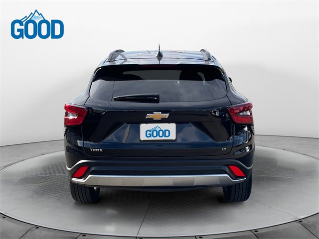 Used 2025 Chevrolet Trax LT w/ LT Convenience Package image 4