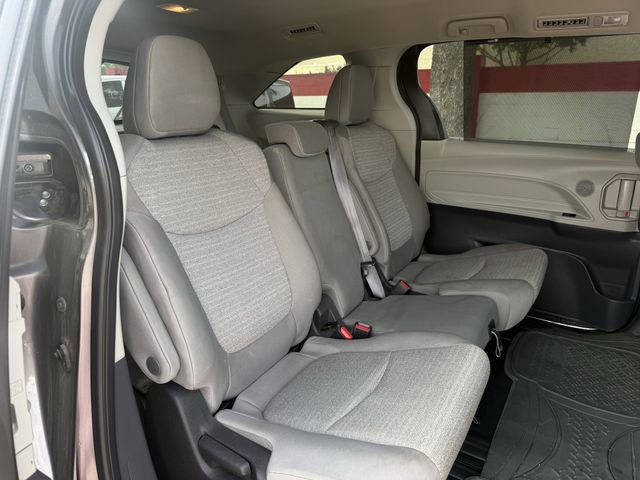 Used 2022 Toyota Sienna LE FWD image 30
