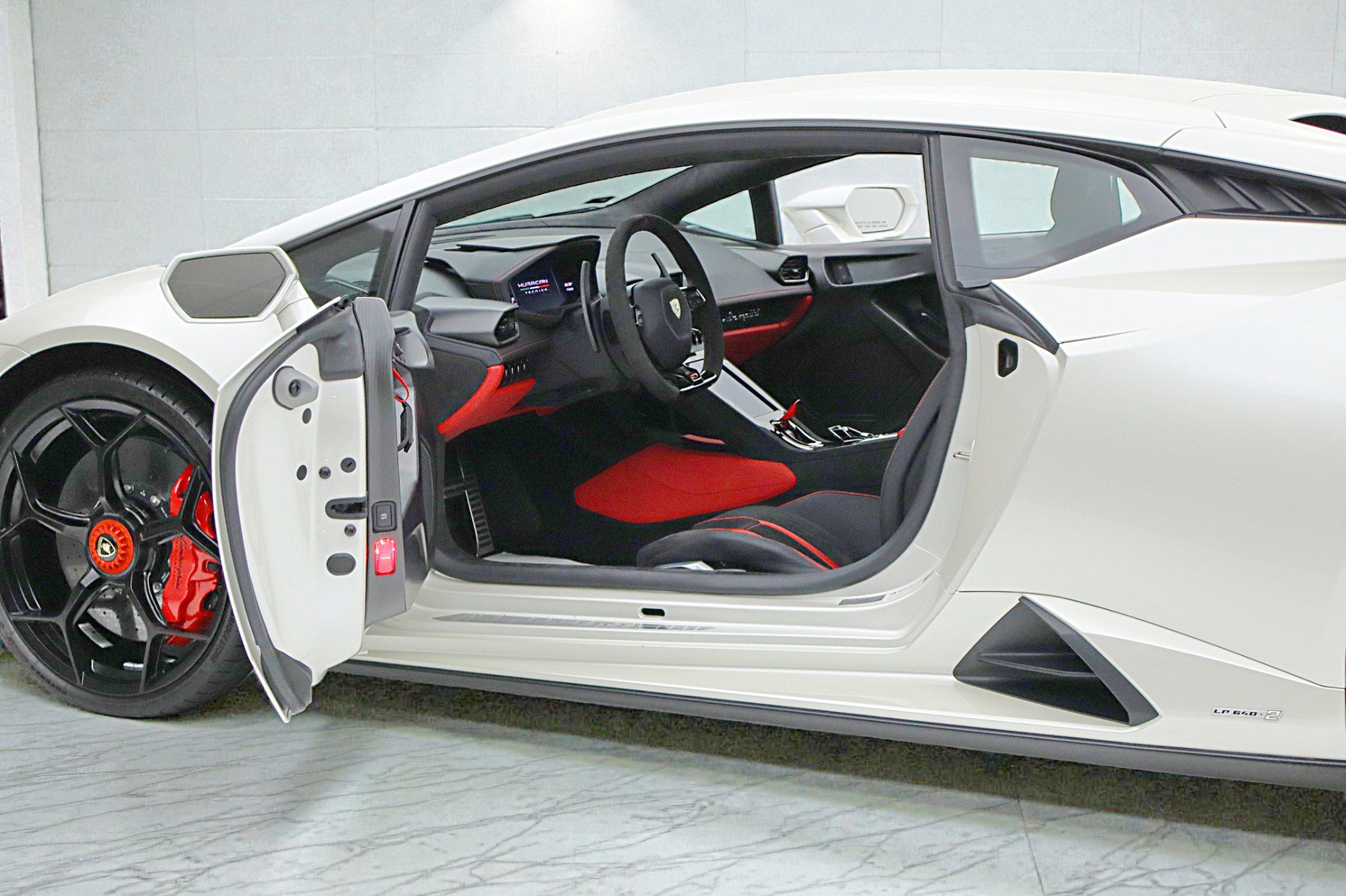 Used 2023 Lamborghini Huracan Tecnica image 6