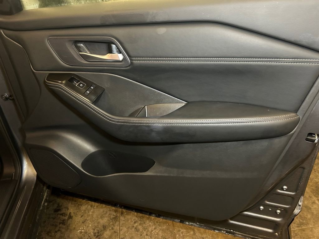 Used 2026 Nissan Rogue SL image 17