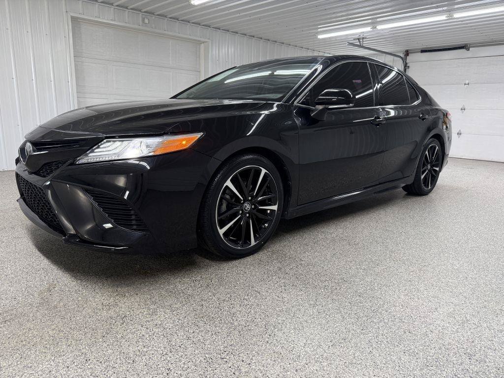 Used 2019 Toyota Camry XSE FWD image 3