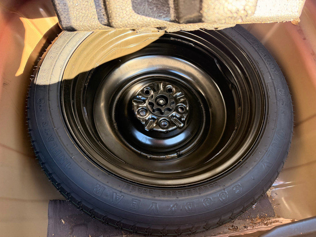 Used 2015 Toyota Camry SE image 23