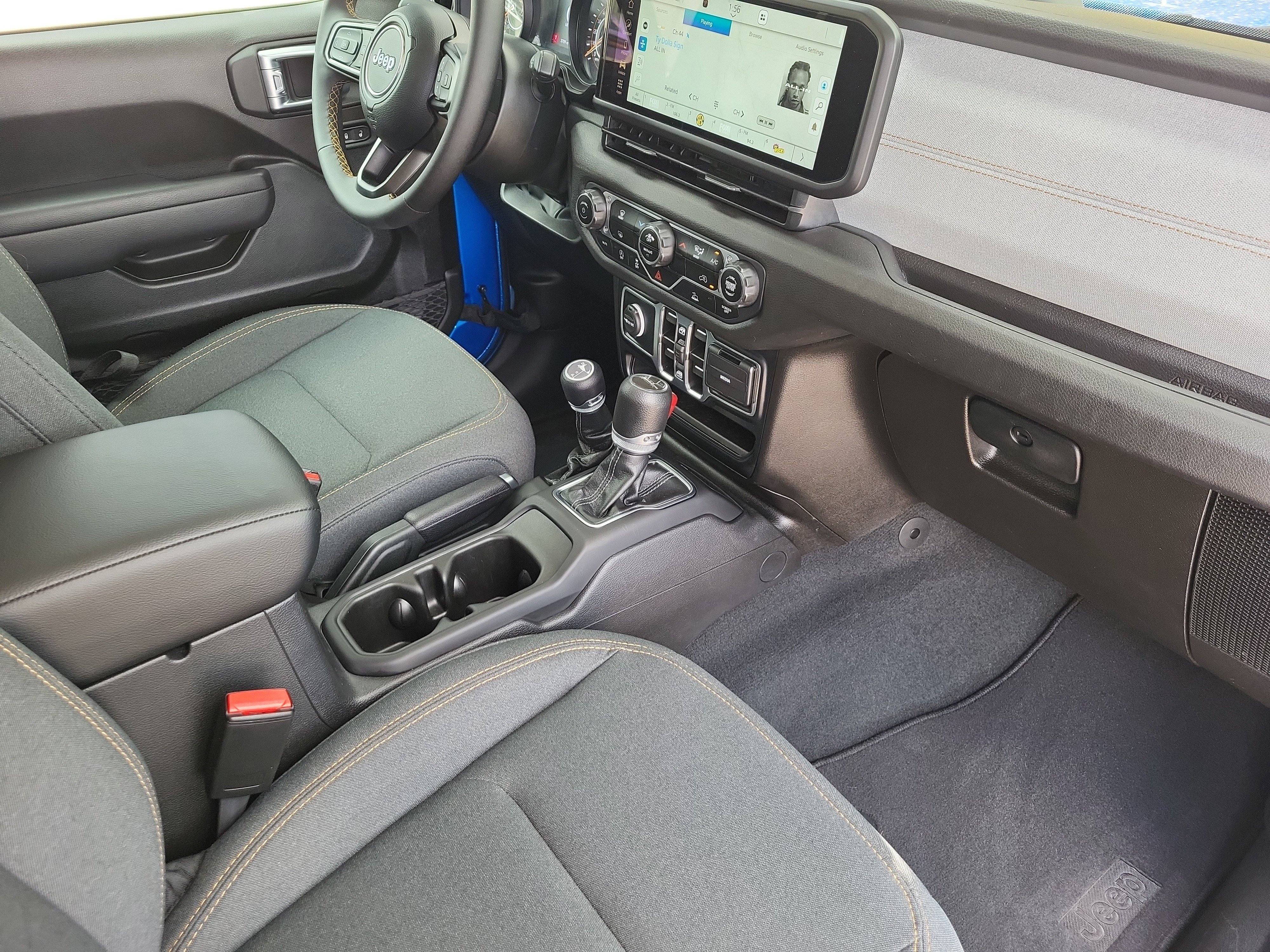 Used 2024 Jeep Gladiator Sport image 15