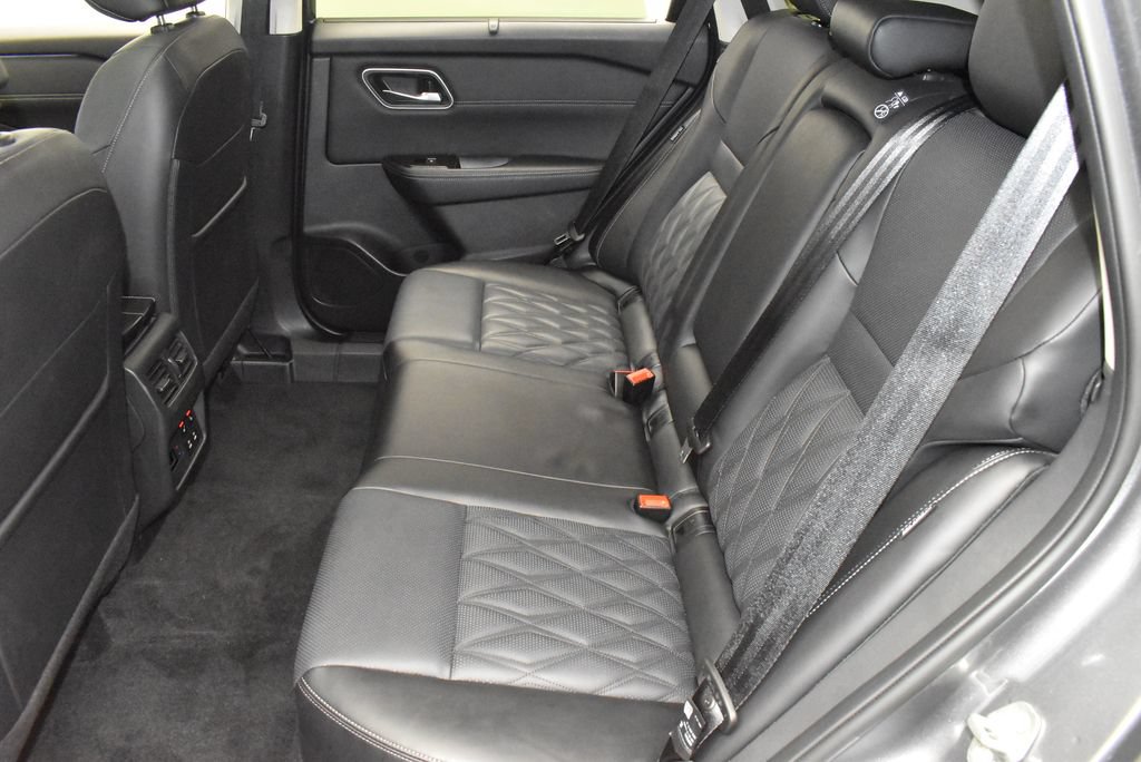 Certified 2026 Nissan Rogue Platinum w/ Platinum Premium Package AWD/4WD image 37