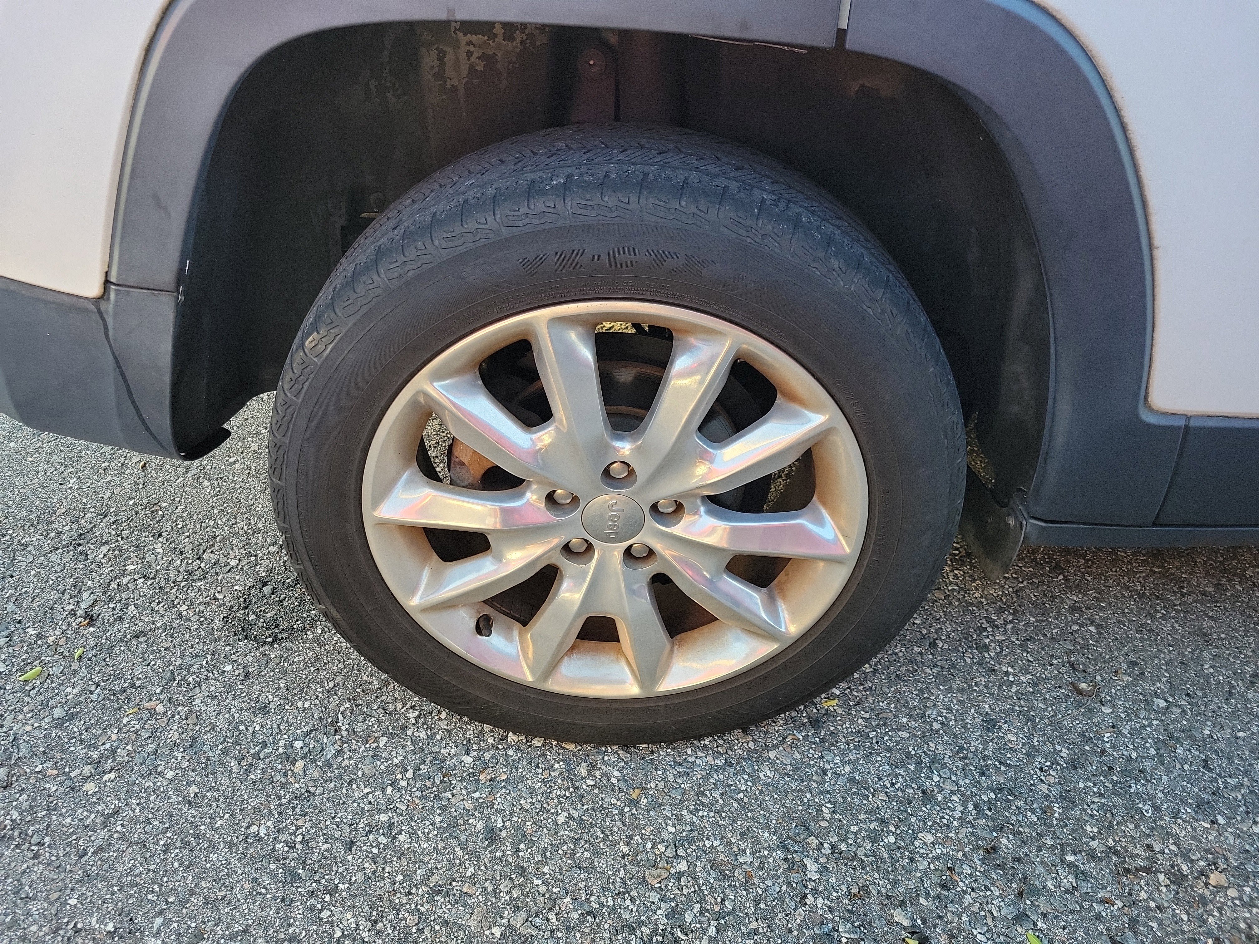 Used 2017 Jeep Cherokee Limited image 15