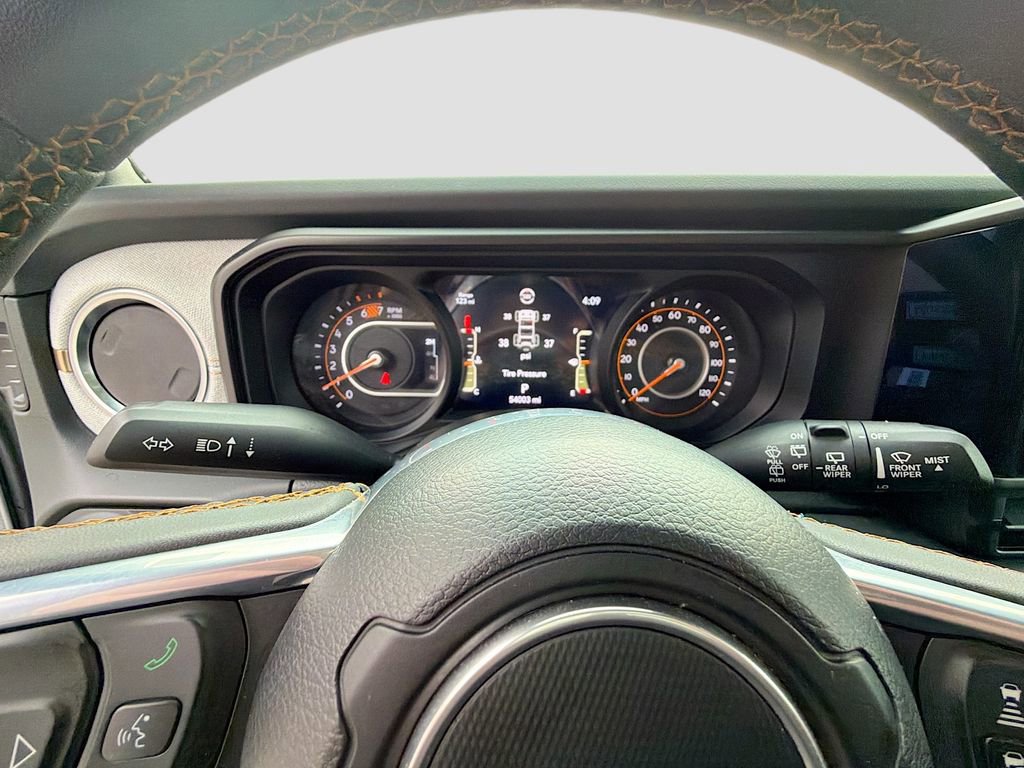 Used 2024 Jeep Wrangler Sahara image 35