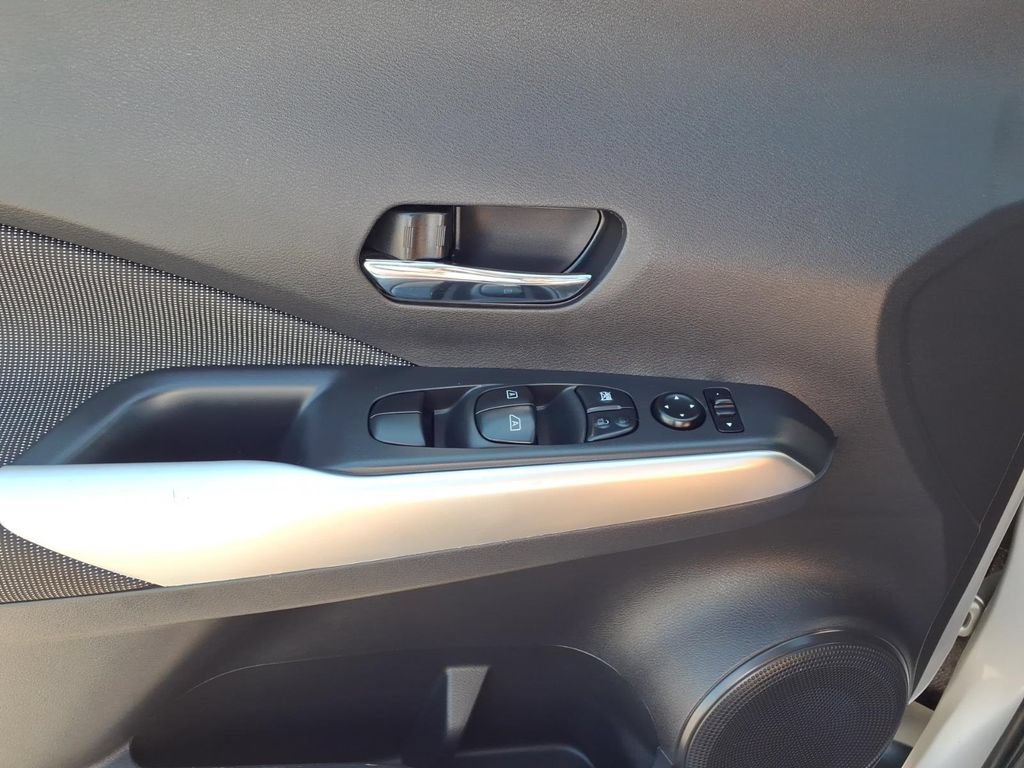 Used 2019 Nissan Kicks SV FWD image 13