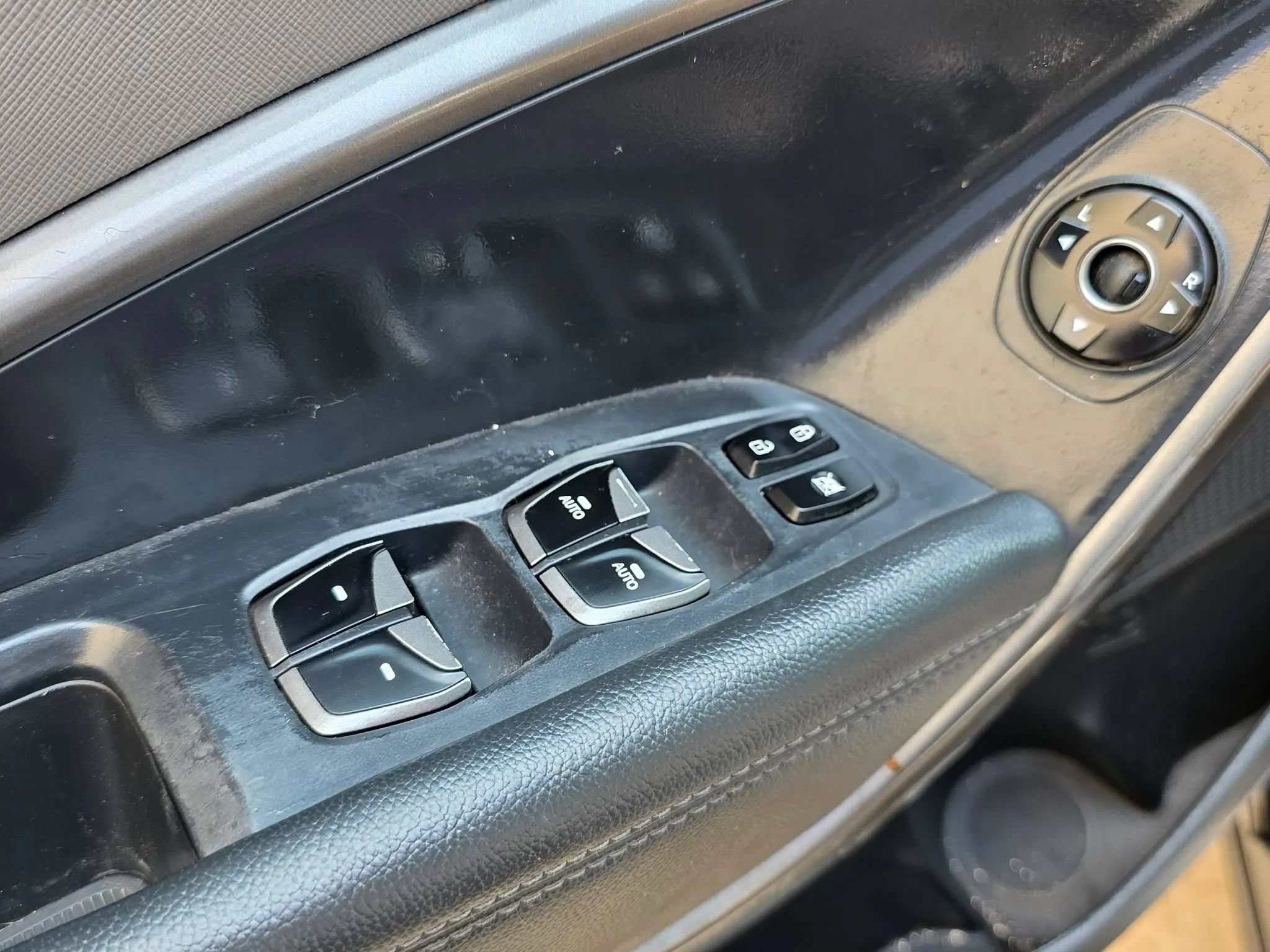 Used 2017 Hyundai Santa Fe Sport FWD image 32