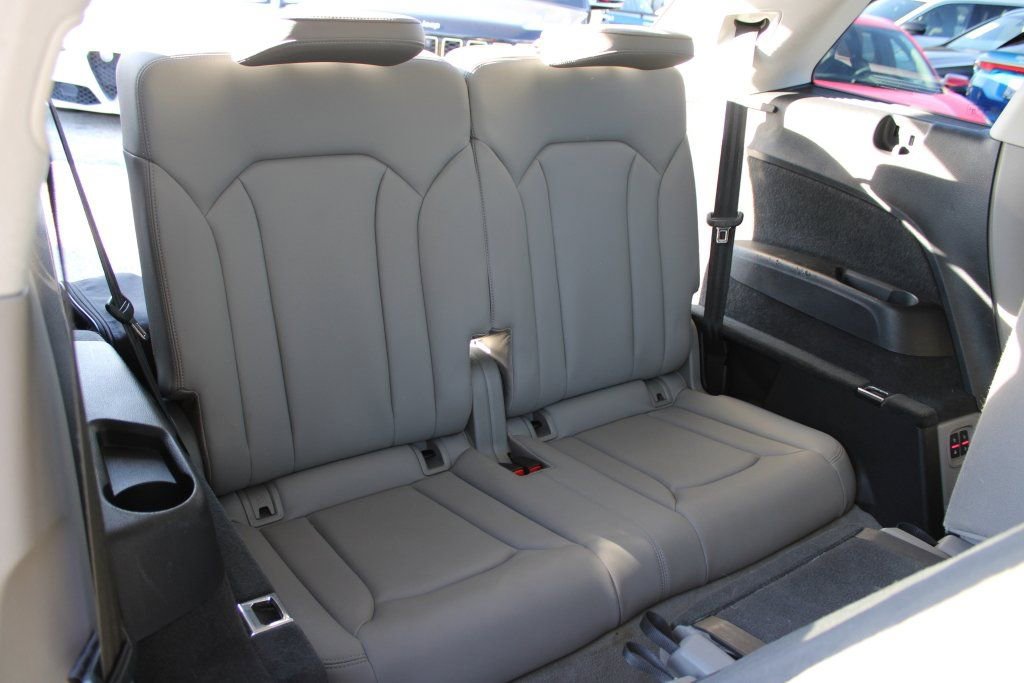 Used 2020 Audi Q7 3.0T Premium Plus image 32