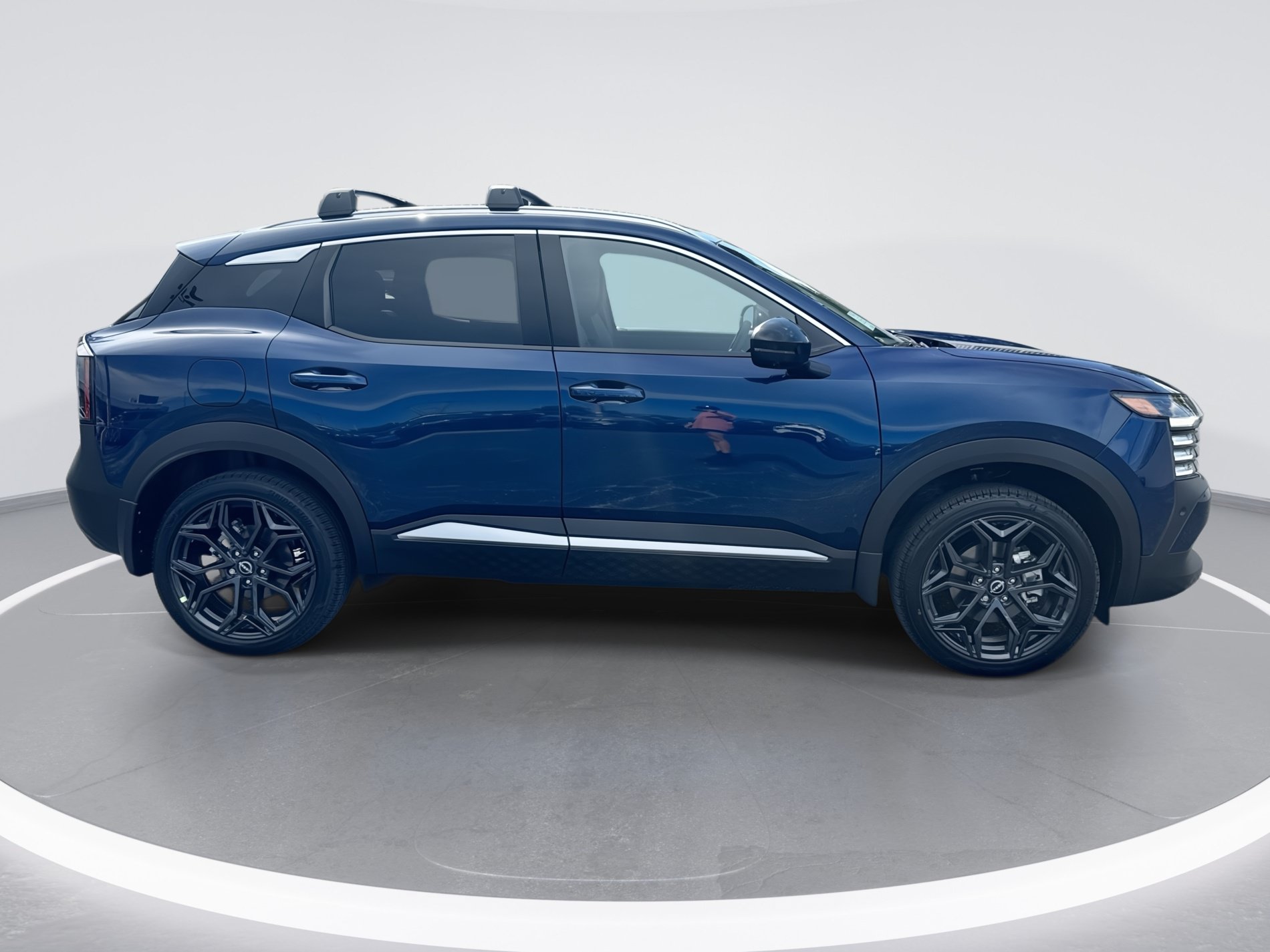 New 2027 Nissan Kicks SR FWD image 3