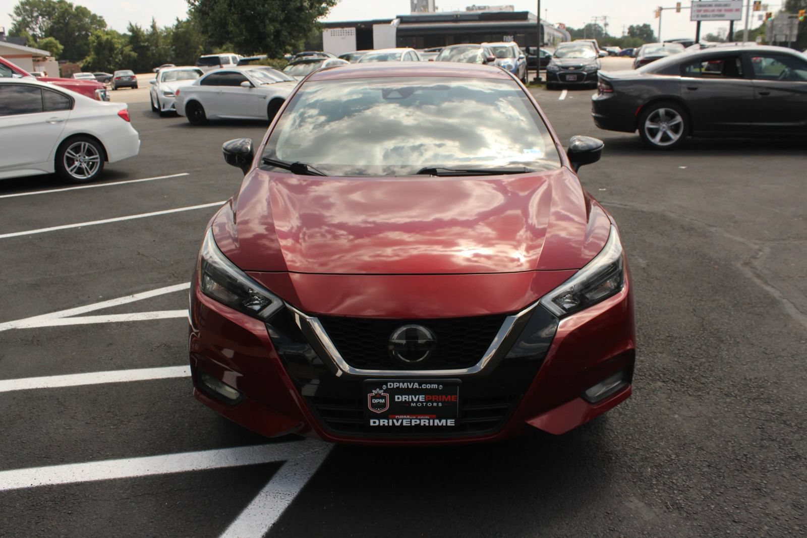 Used 2020 Nissan Versa SR FWD image 11