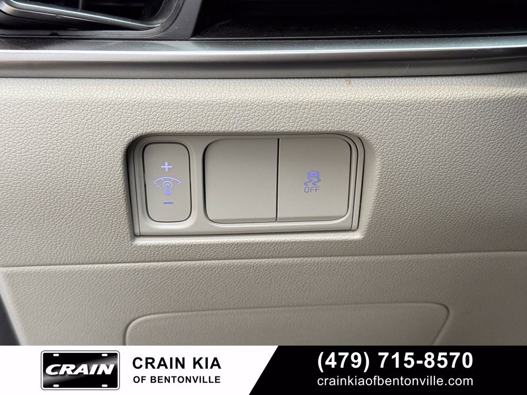 Certified 2025 Kia Sorento S w/ Panoramic Sunroof Package FWD image 12