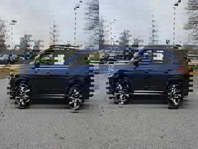 Used 2025 Honda Pilot Touring image 4