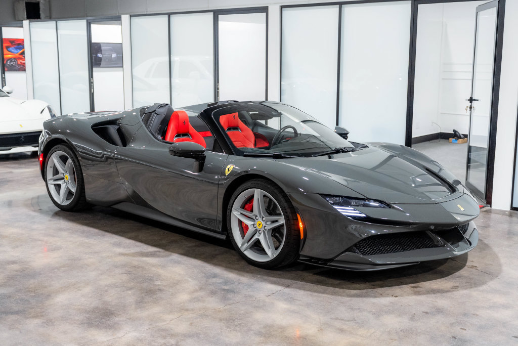 Used 2024 Ferrari SF90 Spider AWD/4WD image 6
