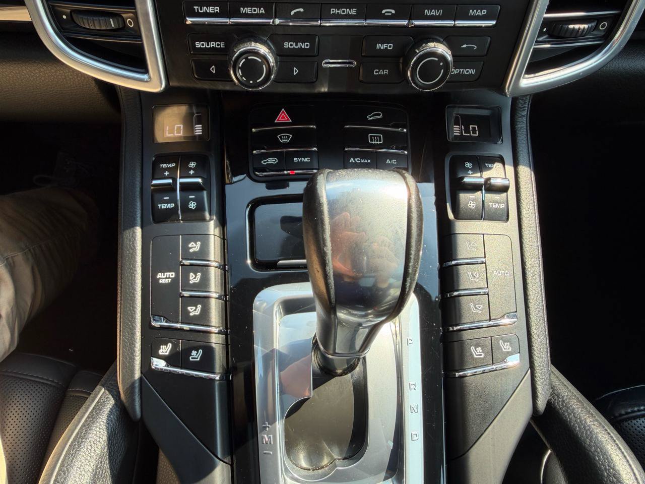 Used 2014 Porsche Cayenne AWD/4WD image 40