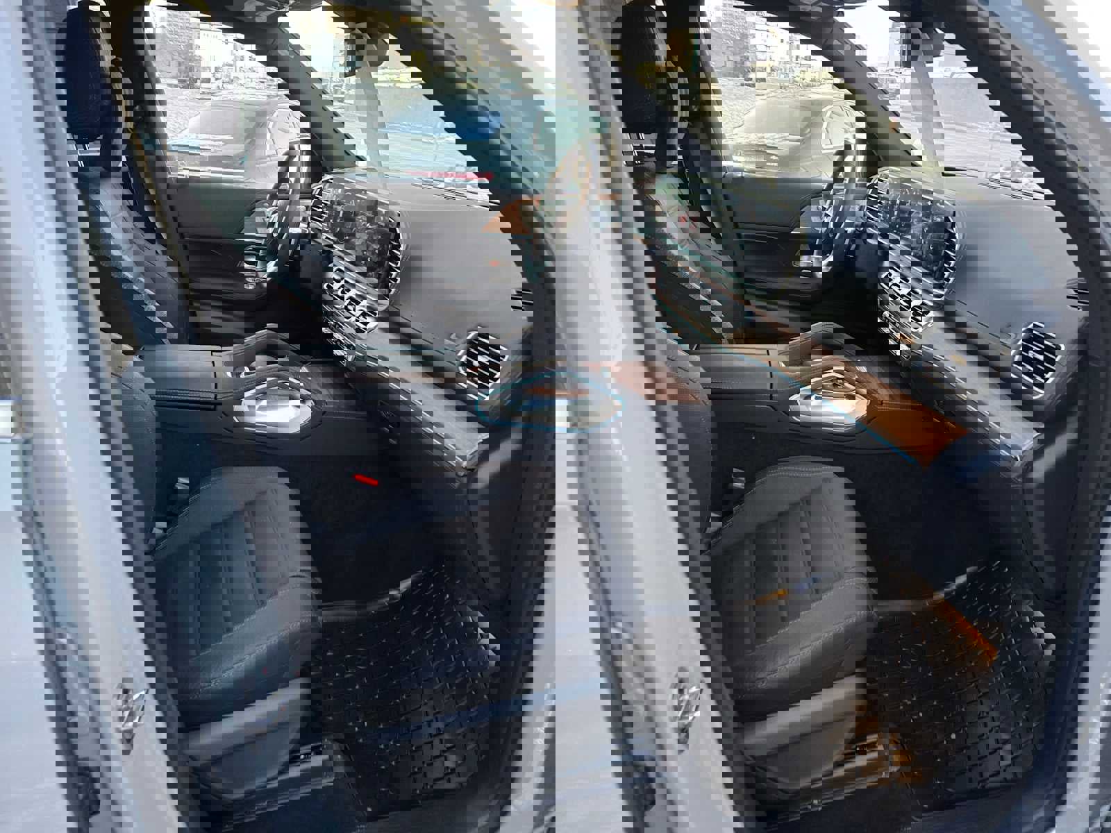 Used 2025 Mercedes-Benz GLS 580 4MATIC image 11