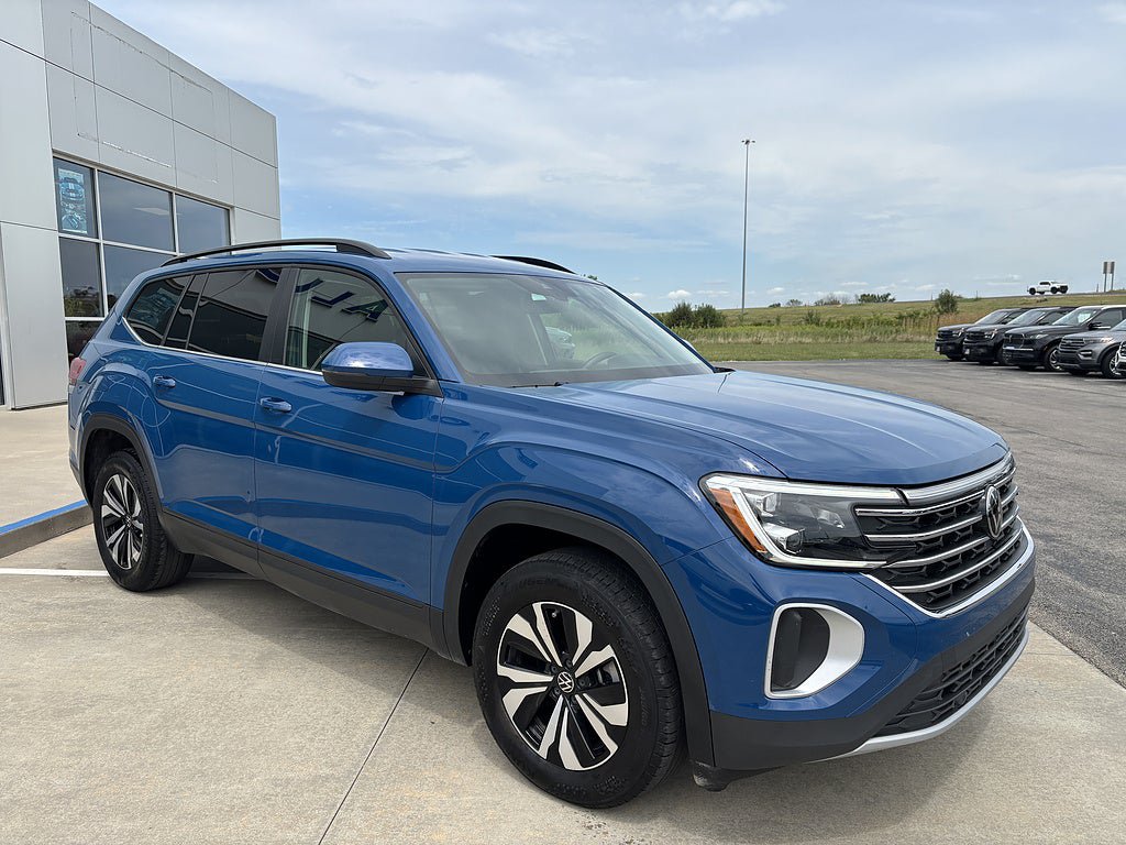 Used 2025 Volkswagen Atlas SE AWD/4WD image 7