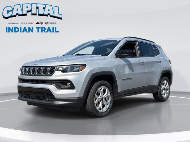 Used 2025 Jeep Compass Latitude AWD/4WD image 1