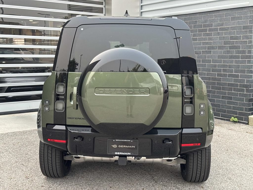 New 2026 Land Rover Defender 110 X-Dynamic SE AWD/4WD image 5