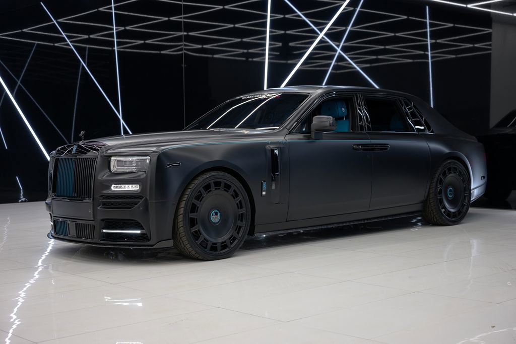 Used 2023 Rolls-Royce Phantom Sedan RWD image 4