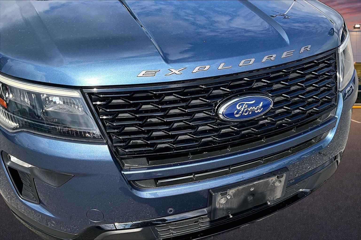 Used 2018 Ford Explorer Sport AWD/4WD image 26
