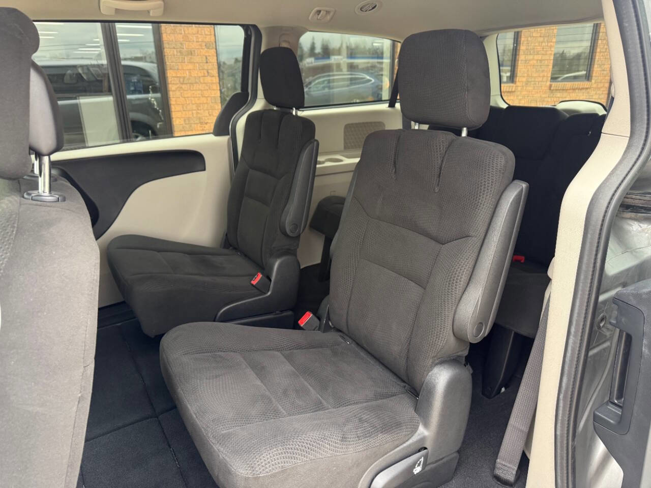 Used 2015 Dodge Grand Caravan SE w/ Quick Order Package 29E SE image 12