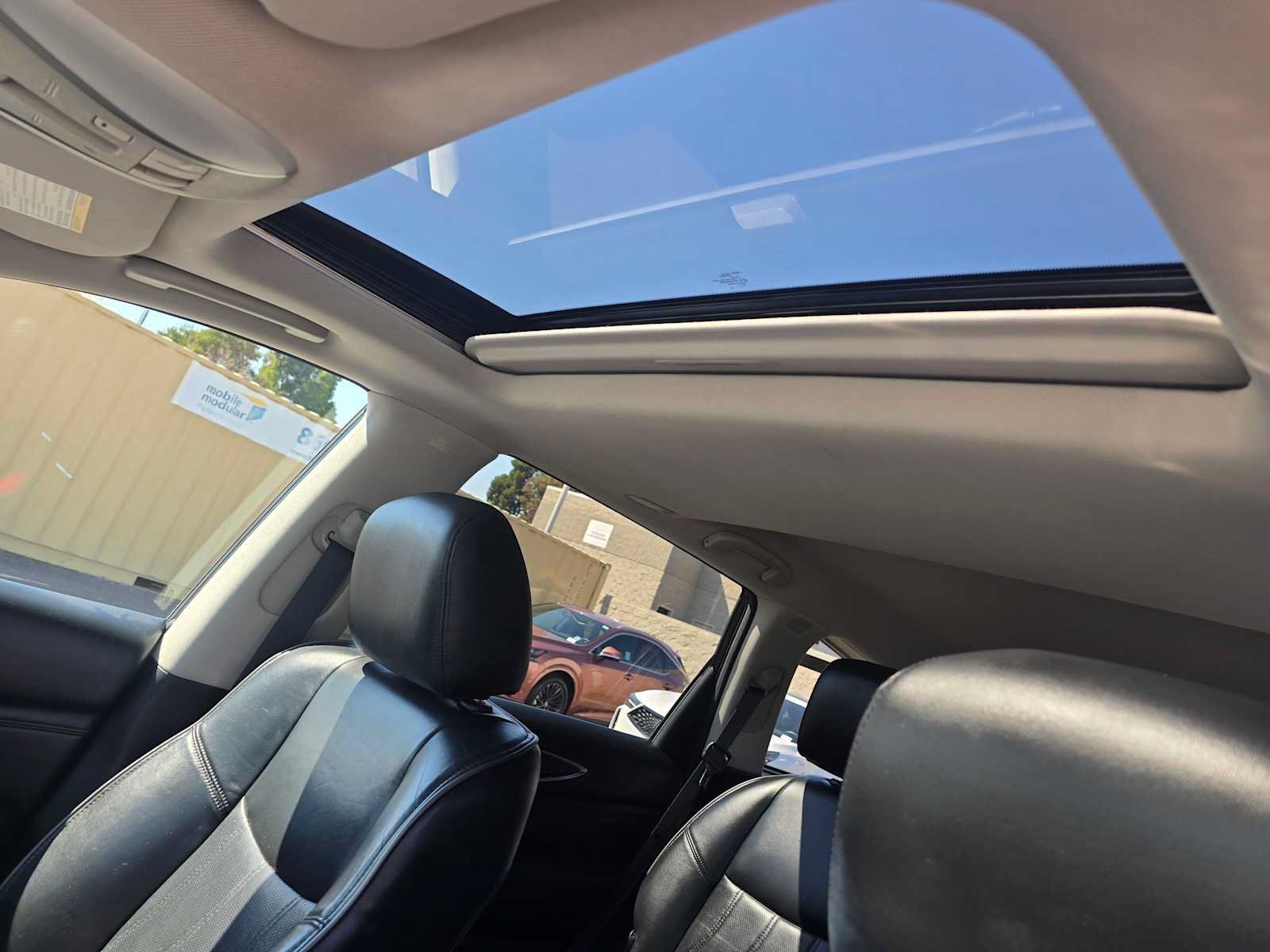Used 2015 INFINITI QX60 Luxe w/ Premium Plus Package AWD/4WD image 25
