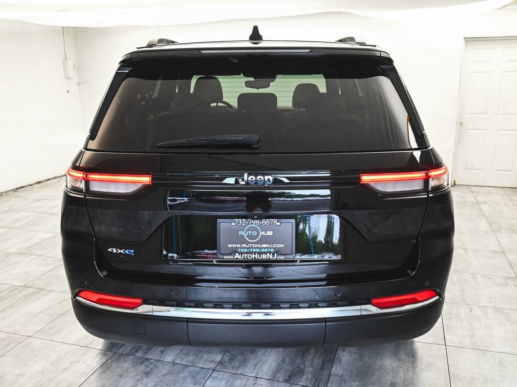 Used 2022 Jeep Grand Cherokee Limited 4xe AWD/4WD image 4