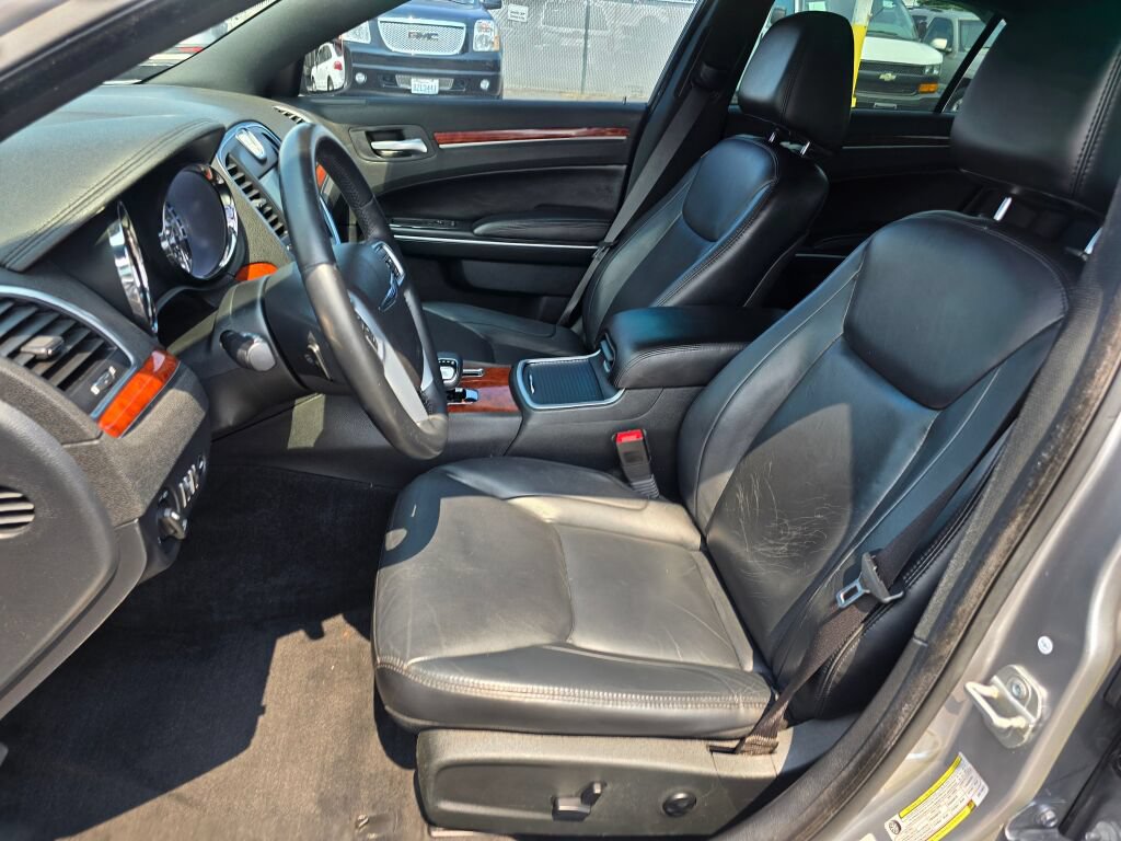 Used 2013 Chrysler 300 Touring w/ Driver Convenience Group RWD image 20