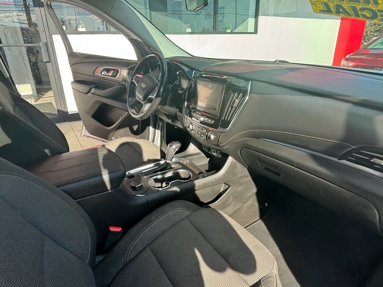 Used 2019 Chevrolet Traverse LT image 43