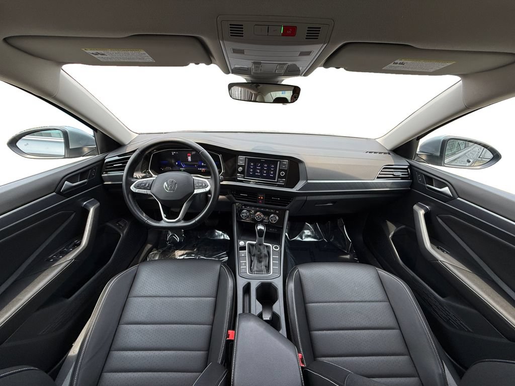 Used 2024 Volkswagen Jetta SE FWD image 11