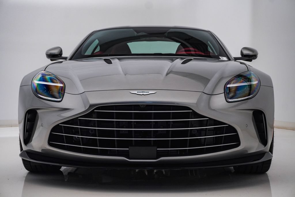 Used 2025 Aston Martin V8 Vantage Roadster RWD image 5