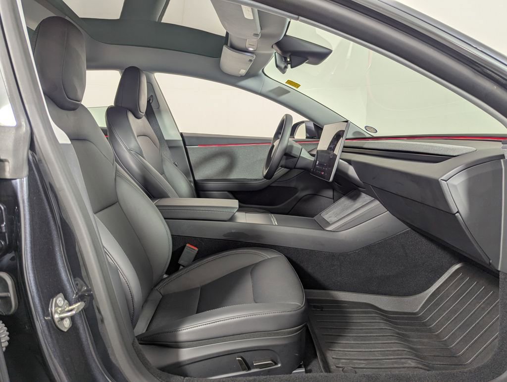 Used 2024 Tesla Model 3 Standard Range image 33