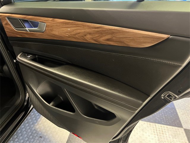 Certified 2024 Volkswagen Atlas SE image 13