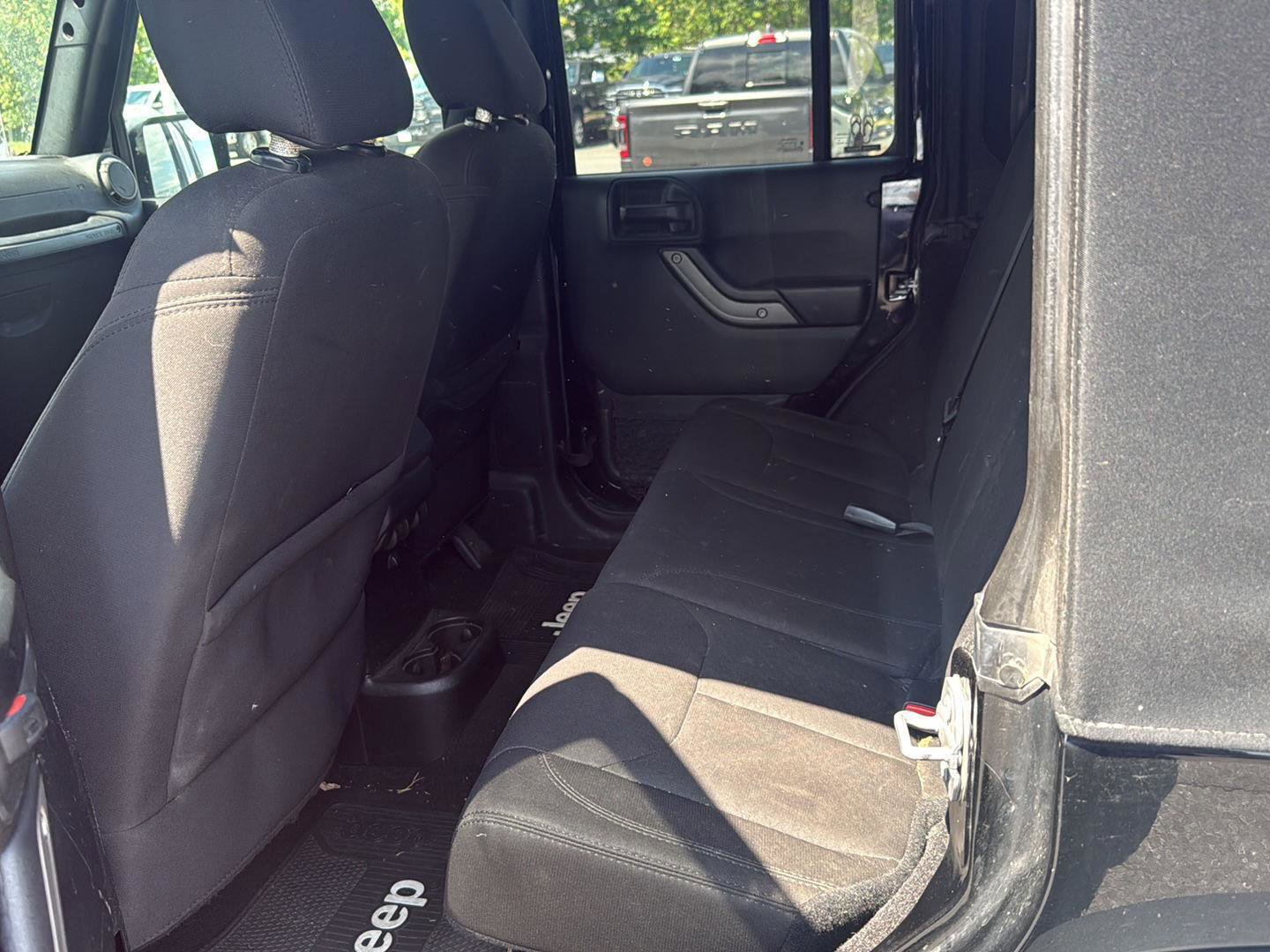 Used 2018 Jeep Wrangler Unlimited Sport S AWD/4WD image 11