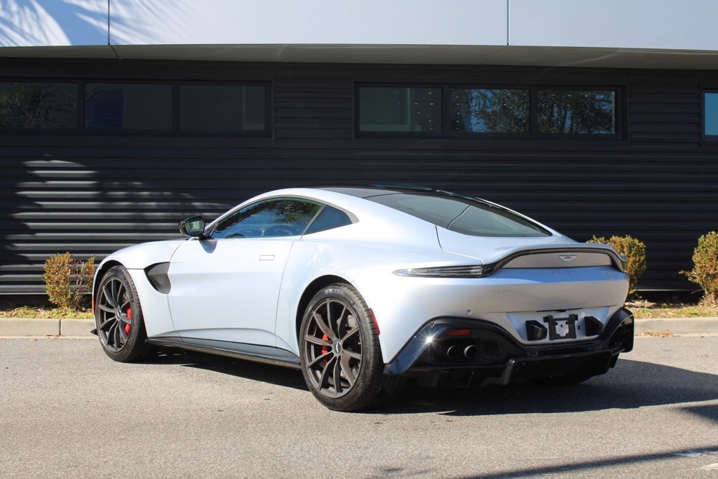 Used 2020 Aston Martin V8 Vantage Coupe image 3