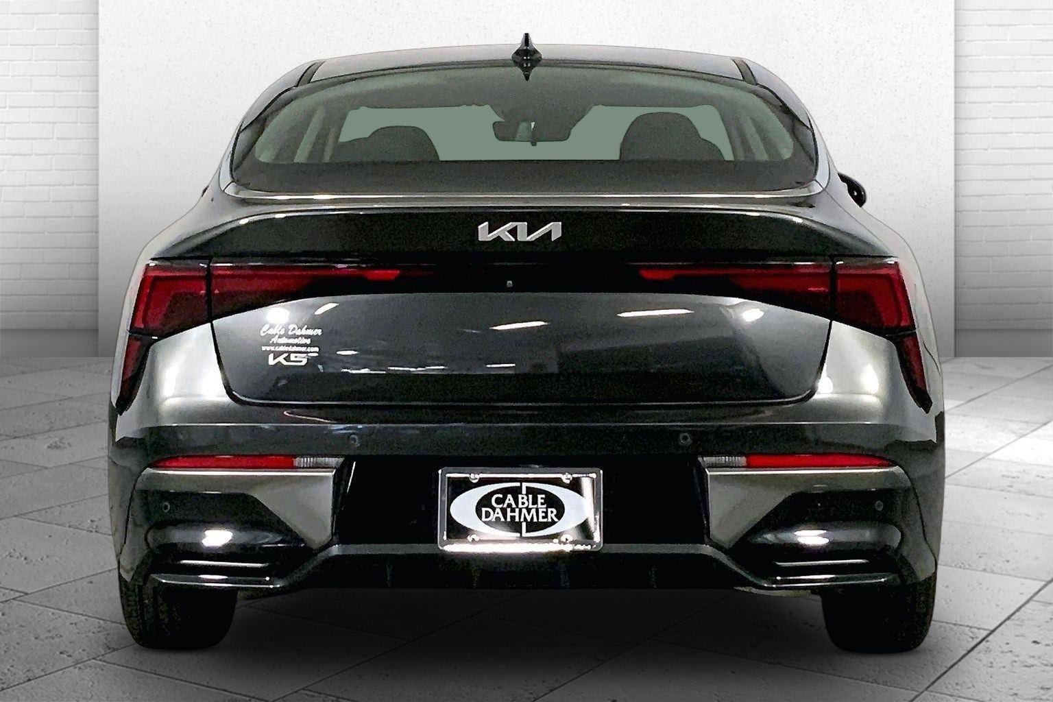 Used 2025 Kia K5 LXS FWD image 3