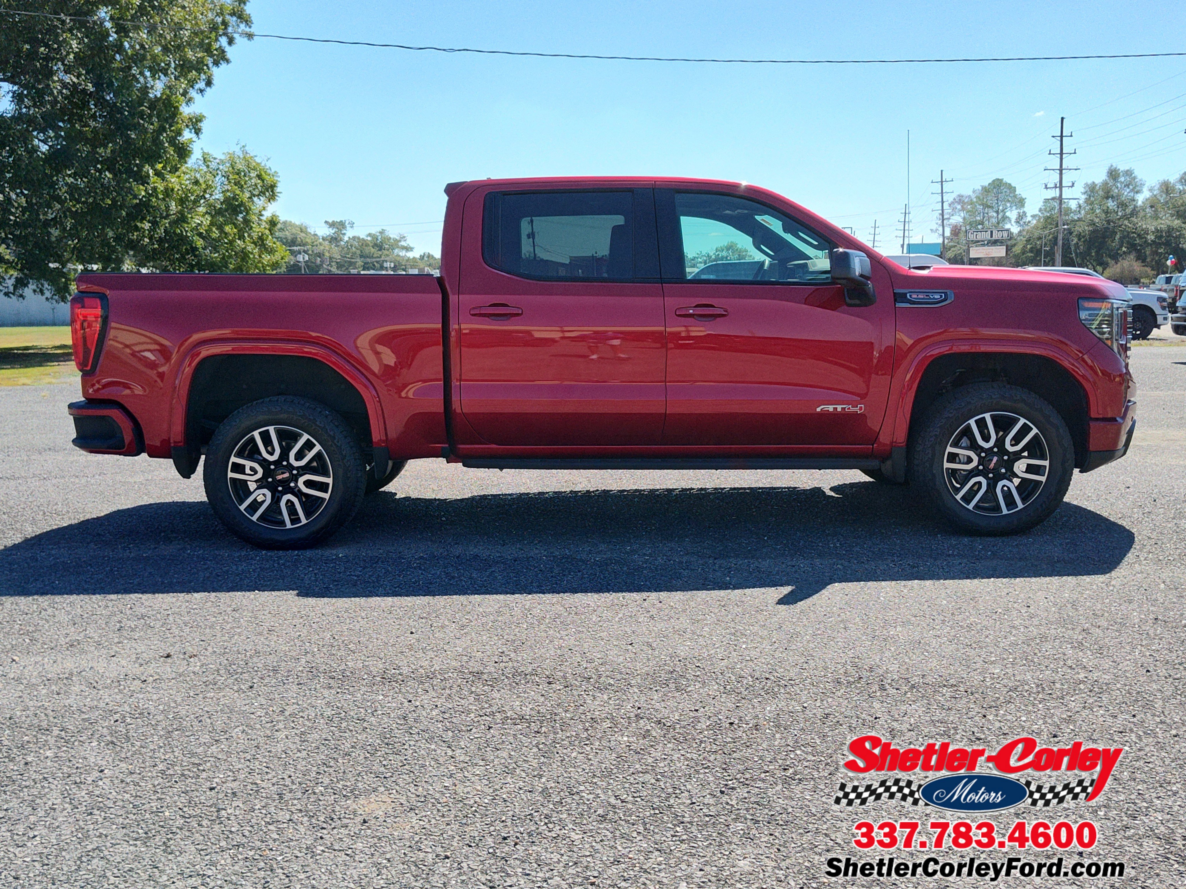 Used 2024 GMC Sierra 1500 AT4 w/ Technology Package image 9