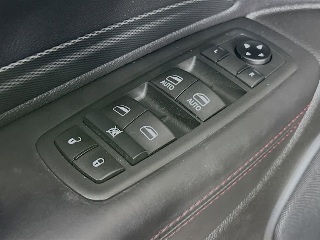 Used 2021 Dodge Durango R/T w/ Tow 'N Go Package AWD/4WD image 30