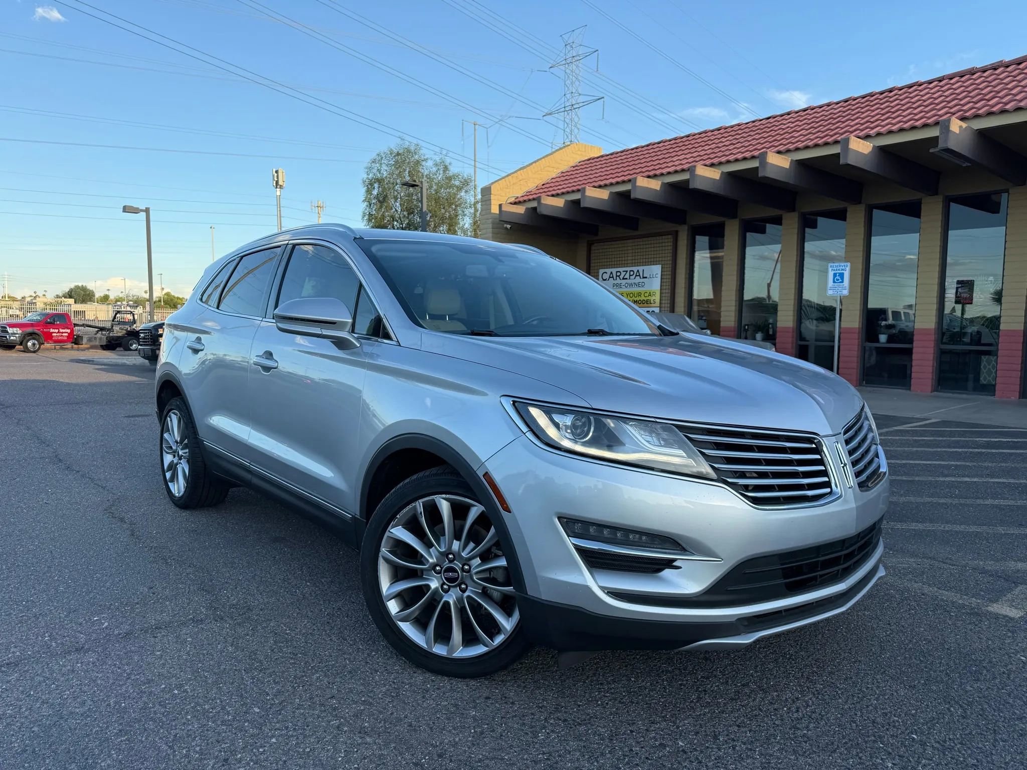 Used 2017 Lincoln MKC Reserve image 1
